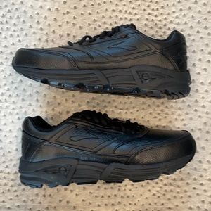Brooks Addiction Walker, brand nee in box, men’s size 8.5 2E, black